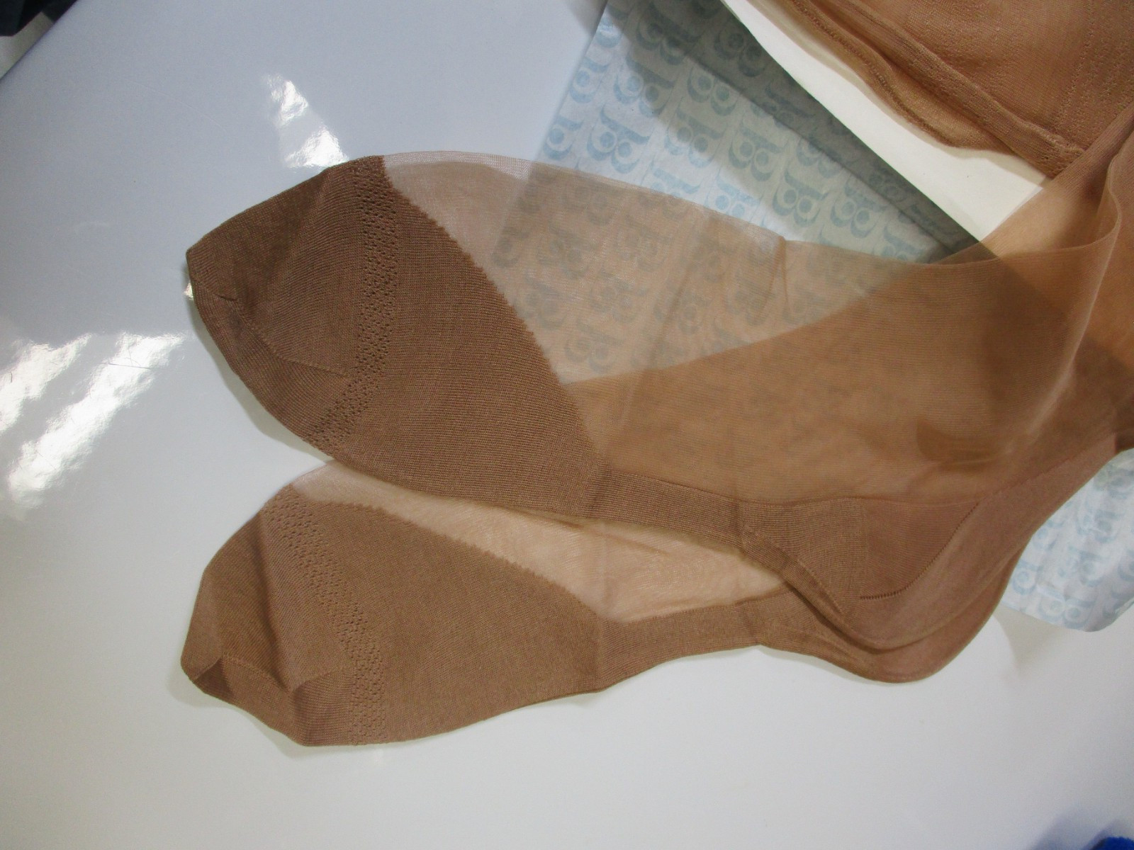 1 PR VINTAGE BERKSHIRE SEAMED OUTSIZE FULL FASH SHEER NYLON STOCKINGS 10 M BEIGE
