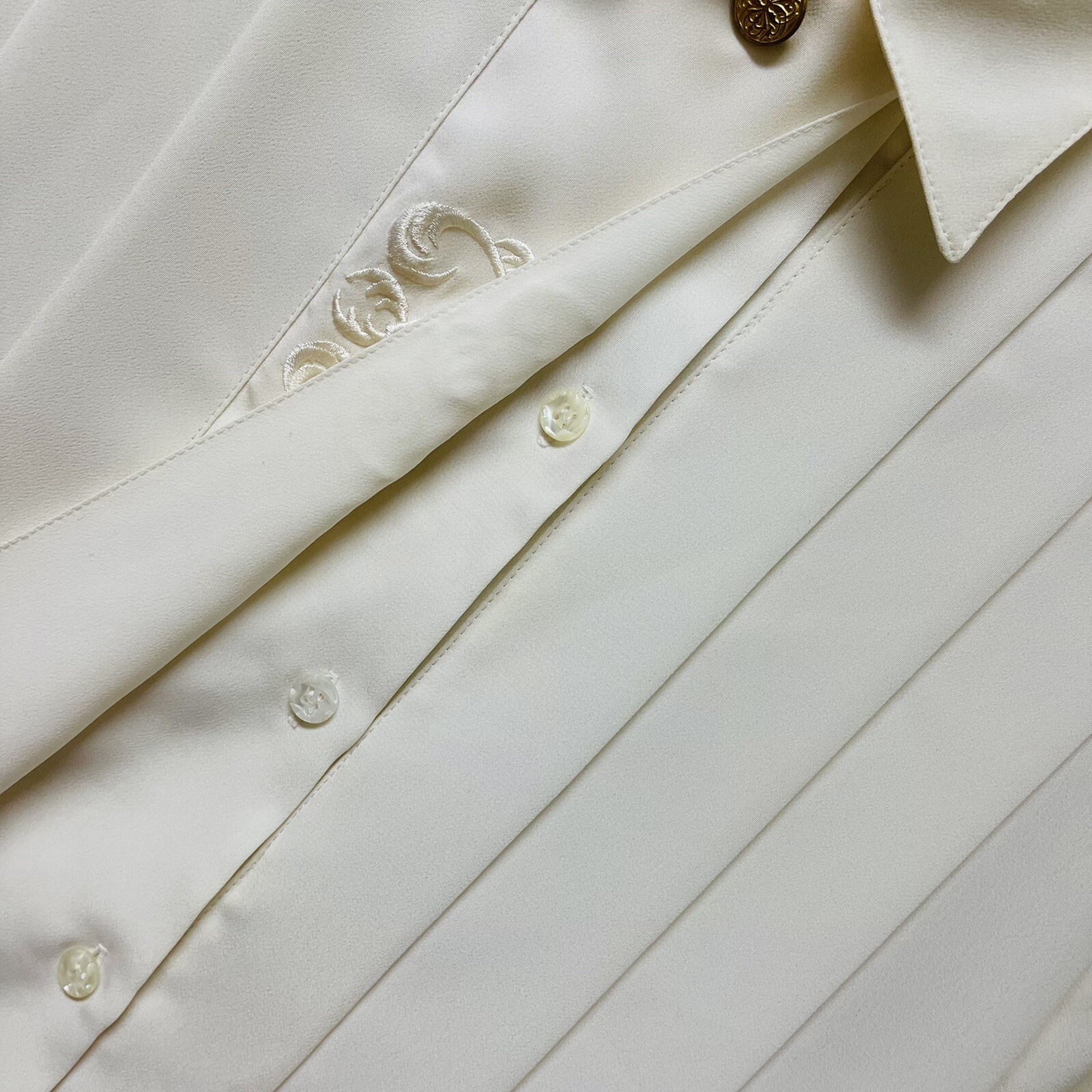 Leslie Fay Retro Blouse Womans 6 Cream VTG Secretary Modest Embroidery Career