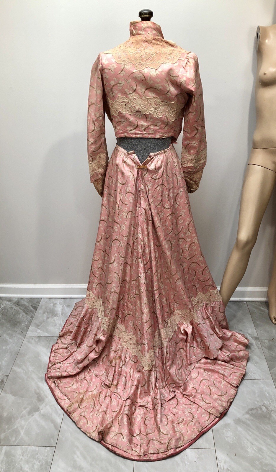 Antique VICTORIAN 1900s GIBSON GIRL Pink Paisley TRAINED GUIPURE LACE 2Pc GOWN