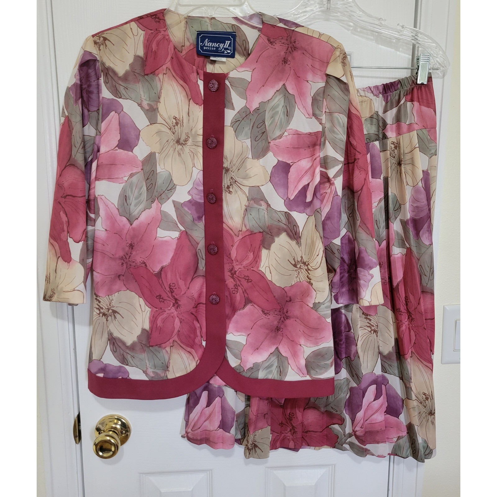 Nancy II Petite Vintage Skirt Set Pink Floral Button Top Pleated Skirt 10P USA