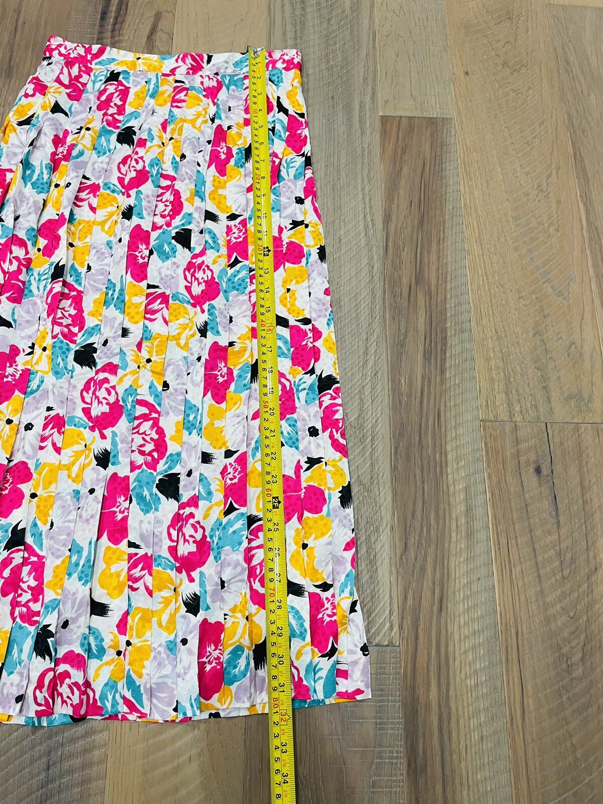 Halston III Vintage Midi Pleated Skirt Size 8 Colorful Floral Artsy Spring