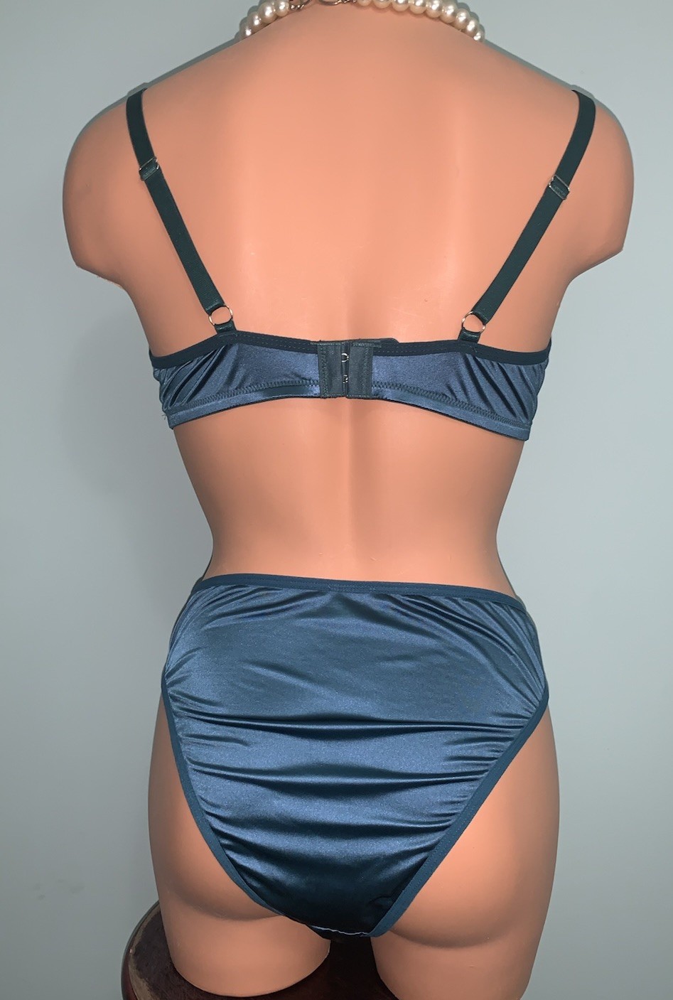 NEW GLOSSY 2nd Skin Stretch Satin Bikini Panties & Bra Set XL 40 Vtg Style