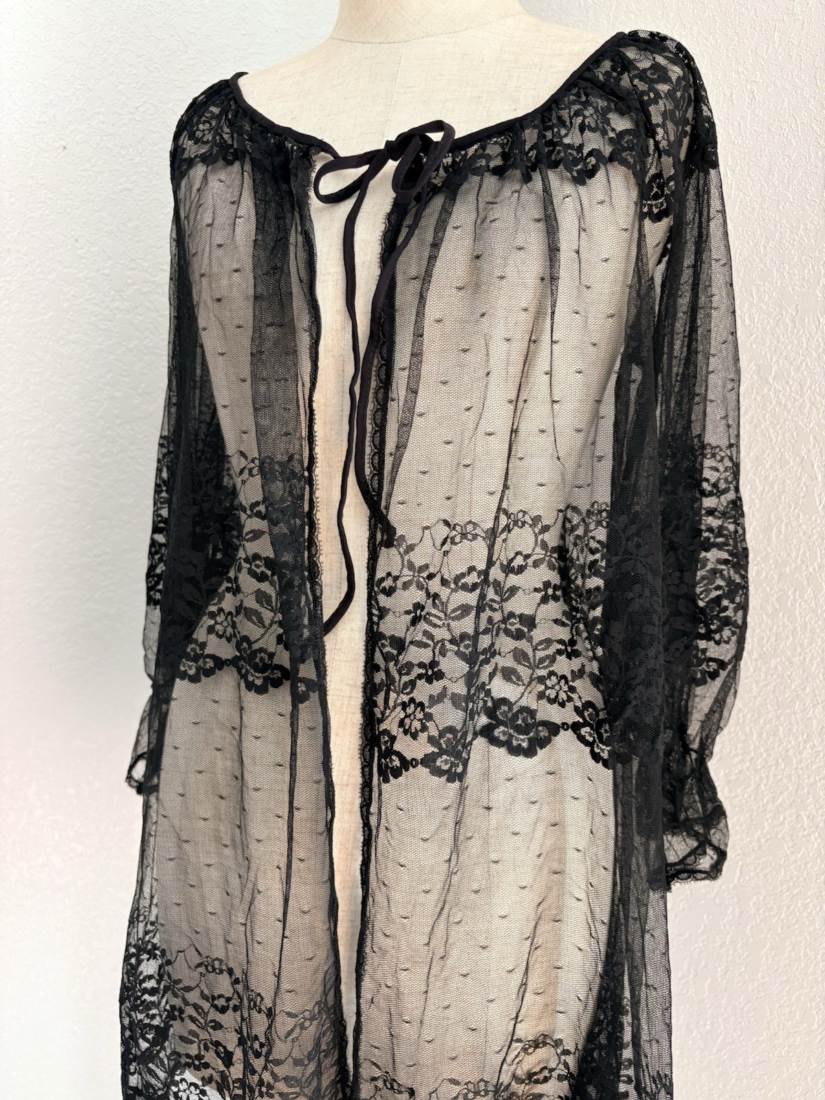 VTG 50s 60s Black Unbranded Peignoir Robe SML Sheer Nylon Lace Chiffon Front Tie