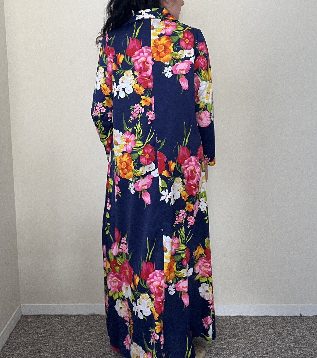 Vintage 70s Vibrant Flower Print Maxi Dress Hostess Dagger Collar Dress Op Art