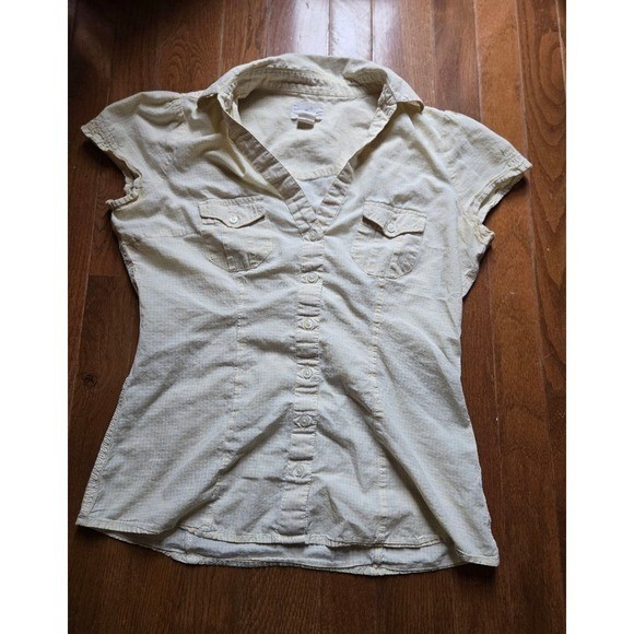 VTG Levis Women’s Small pale yellow babydoll fitted button up cinch back collar