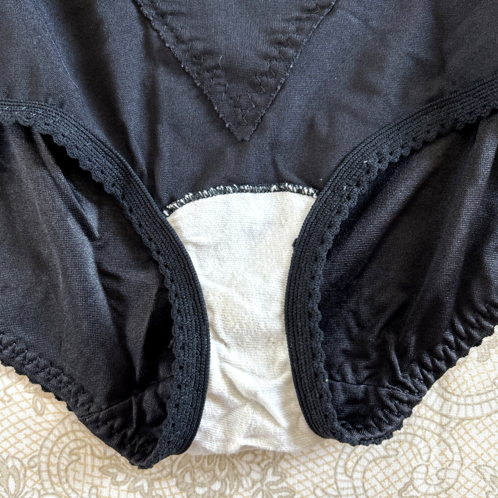 JC Penney Soft Skins Shapewear Light Control Black Panties Briefs Size Med NWOT