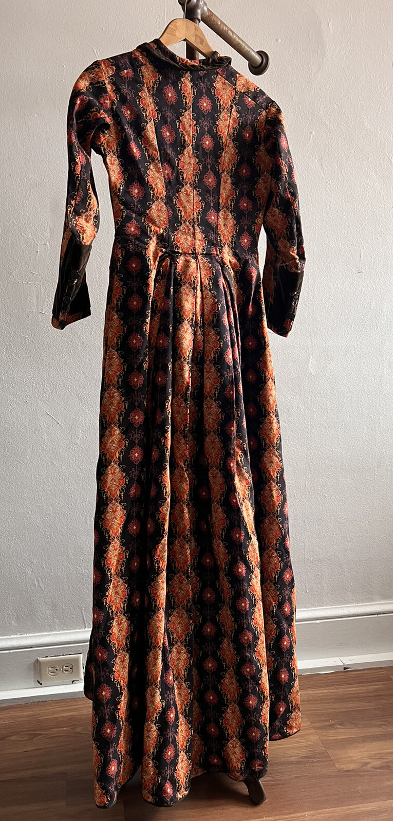 Antique Victorian 1880’s Paisley Wrapper Dress Gown Buttons Wool Bustle 19thC
