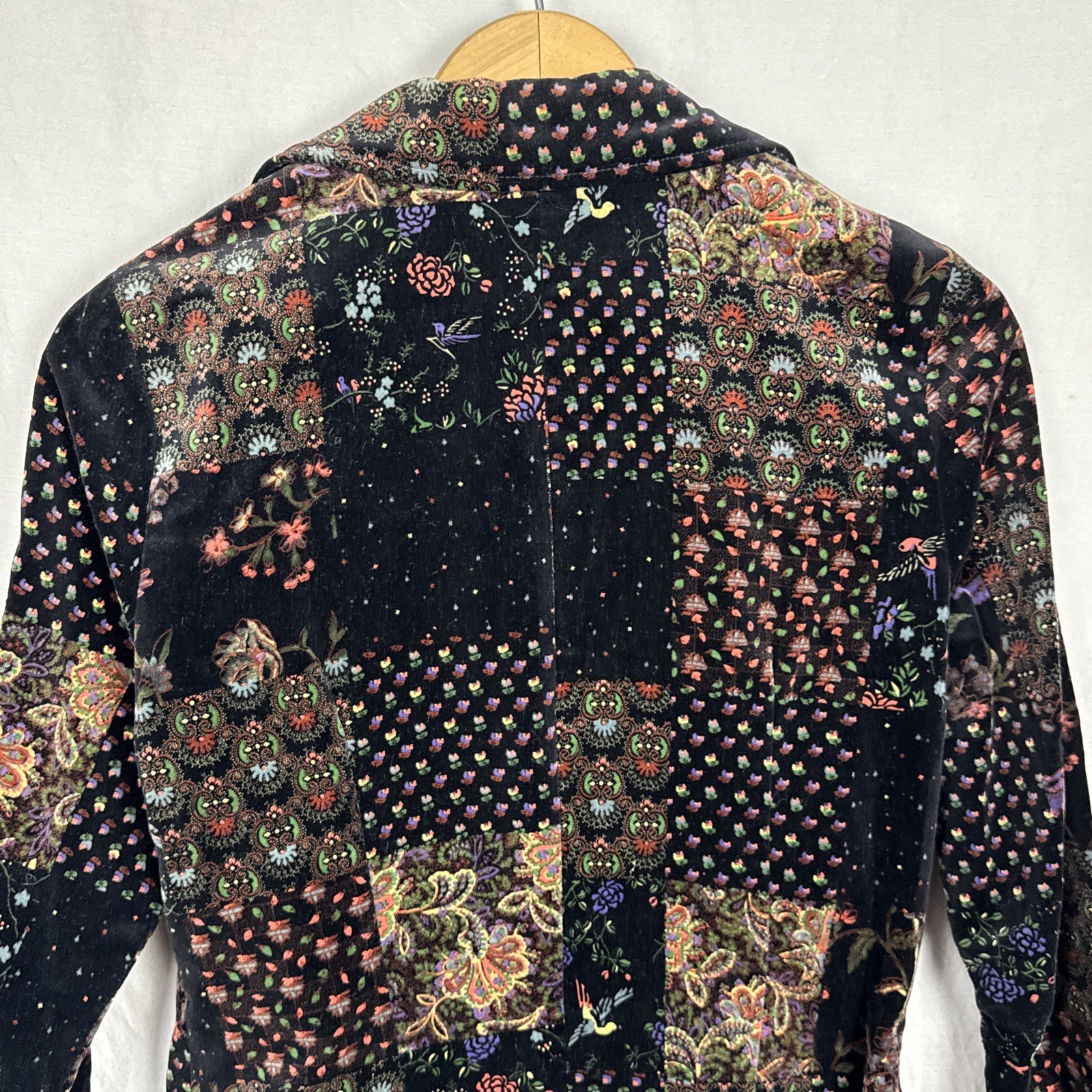 Vintage 1970s Velvet Patchwork Floral Black Blazer Womens XS/S/M *SEE MEAS!