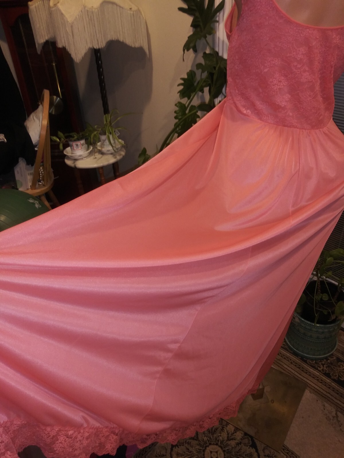 VTG SILKY FROSTED SHINE SHEER CHANTILLY LACE GOWN DRESS NIGHTGOWN 36″ S