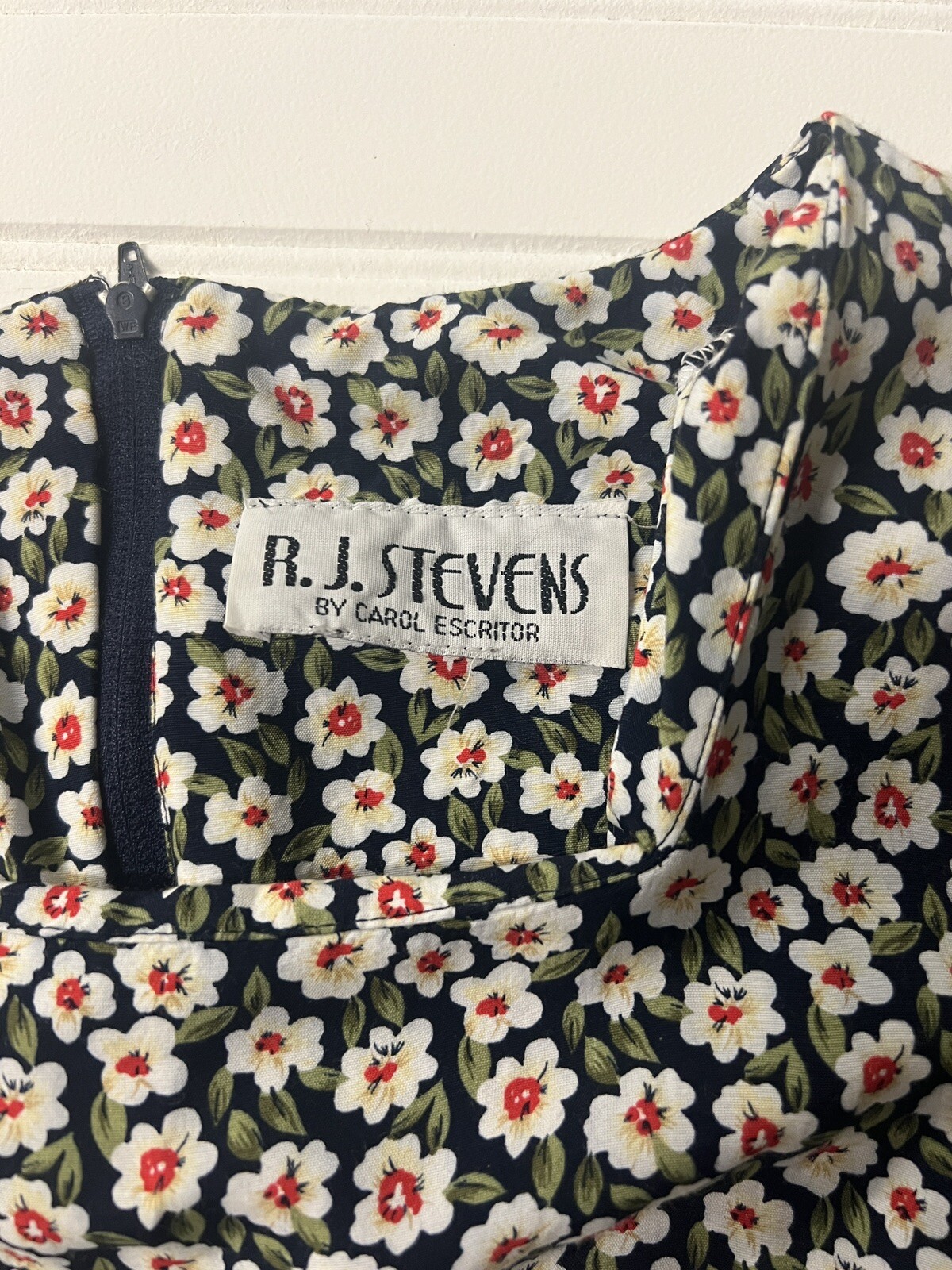 Women’s Vtg romper jumpsuit shorts floral Size medium Classic 90’s One Piece
