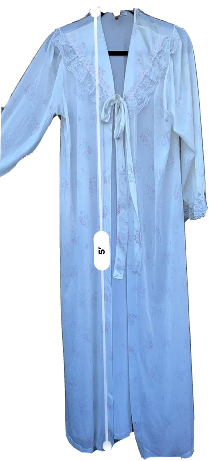 SOFT MOMENTS New York medium robe vintage LONG WHITE NYLON TIES AT NECK LACE