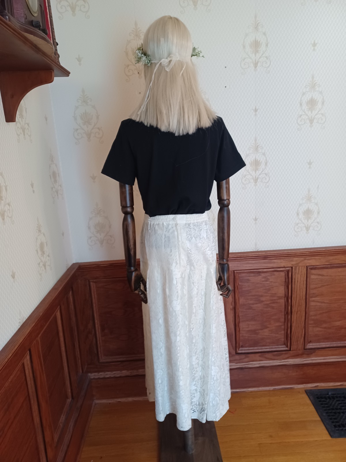 Vintage 1980s Marie St. Claire White Iridescent Lace Romantic Cottagecore Skirt