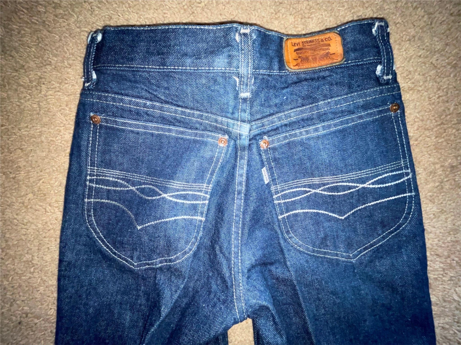 VTG 80S NEW 27 X 35 WOMENS LEVIS DENIM SUPER STRAIGHT FASHION JEANS PANTS
