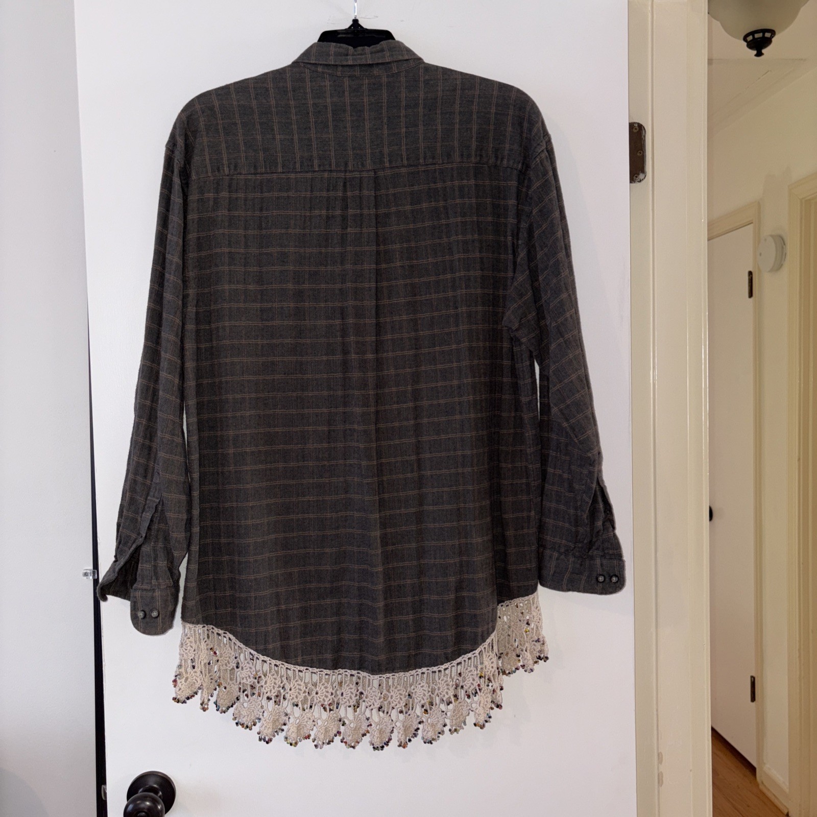 REDUCED PRICE & SHIP! Ladies Van Huesen Flannel Shirt, Jacket Embellishments XL