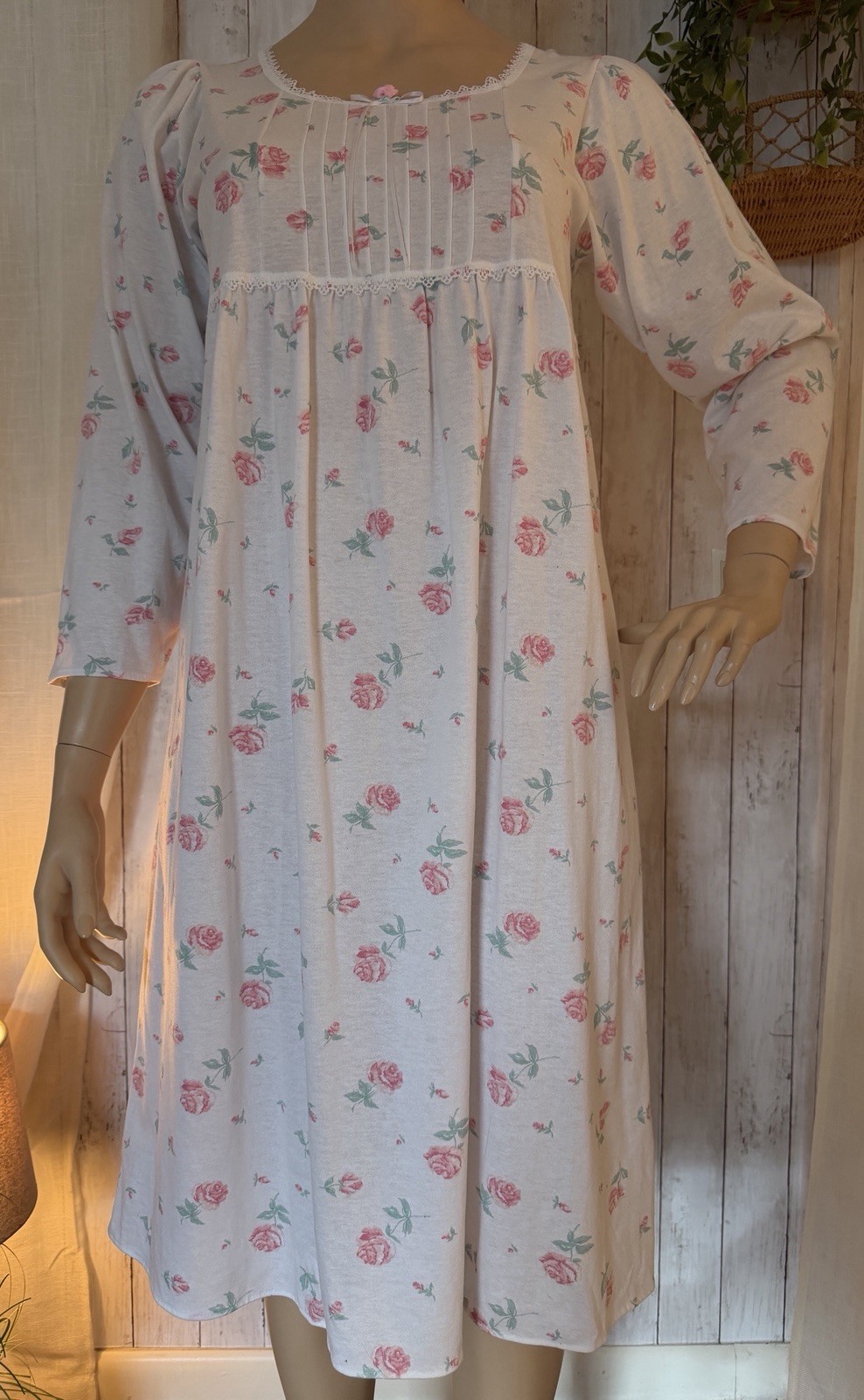 Vintage Sears Carriage Court Cottagecore Prairie Floral Nightgown Large NWT Spot