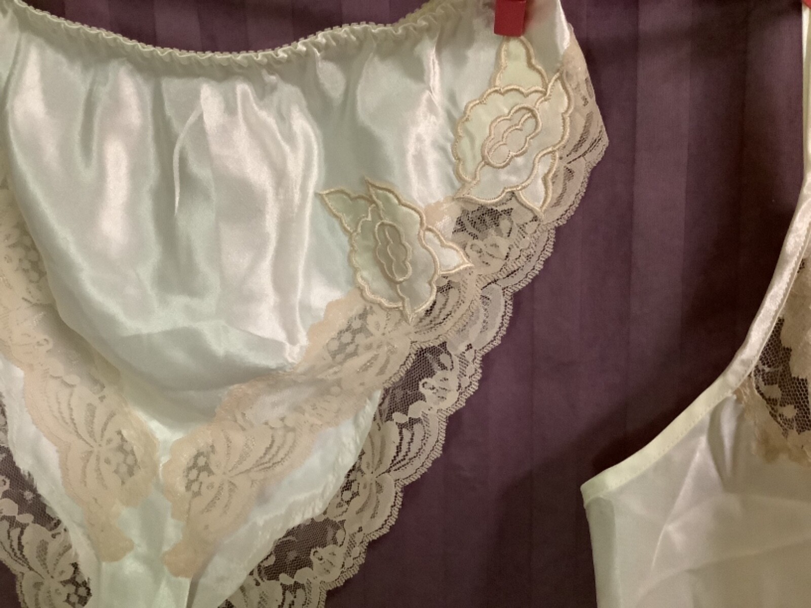 VINTAGE 90’s VICTORIA SECRETS GOLD LABEL CAMI & HIGH CUT PANTIE SET CREAM &IVORY