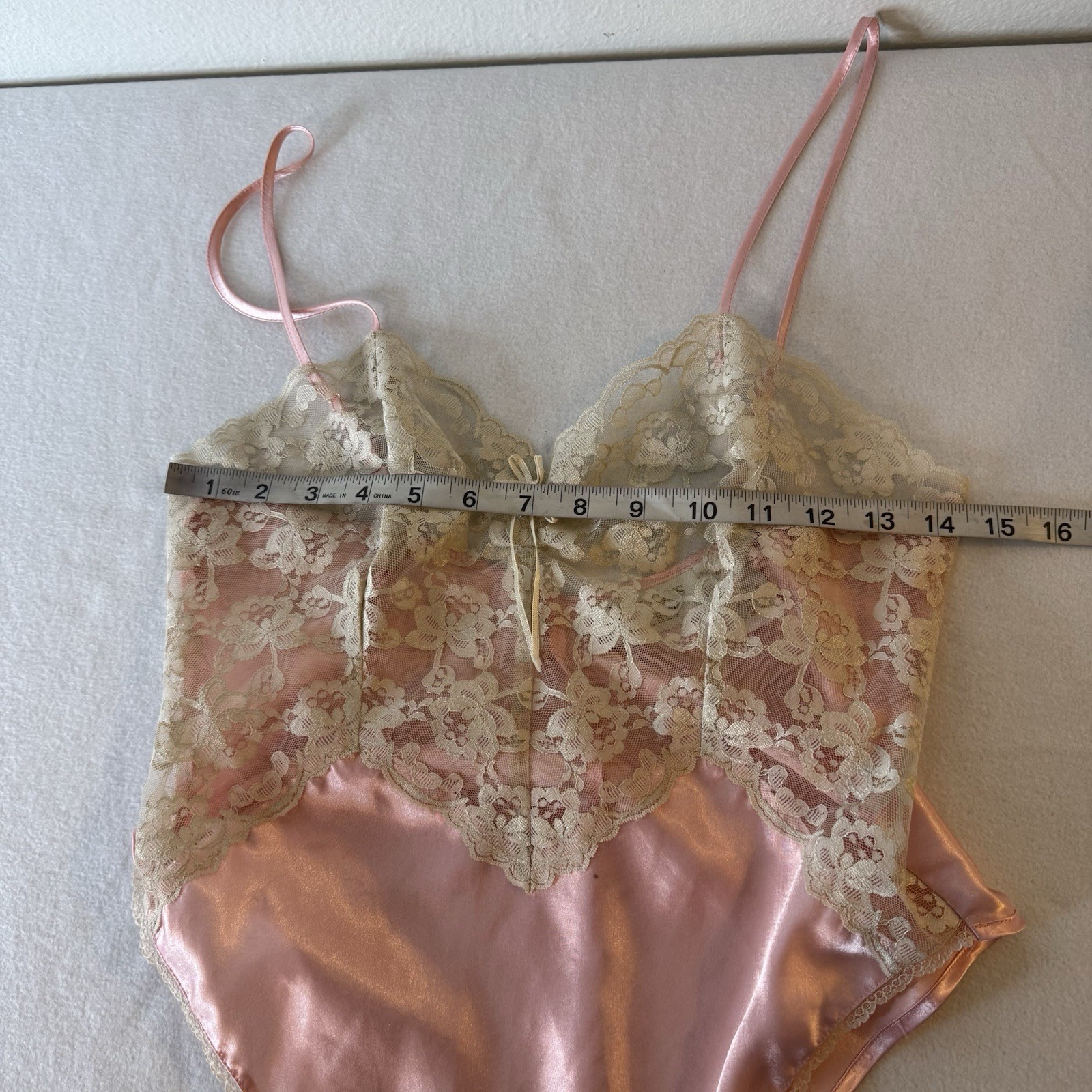 Vintage Gold Label Victorias Secret Pink Lace Bodysuit Womens Small *Flaw