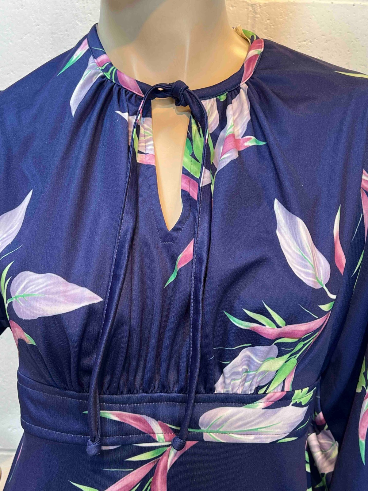 EUC S~M Vtg 70s Dress Navy BLUE Floral Petals High Waist Wide Sleeve BOHO Knit