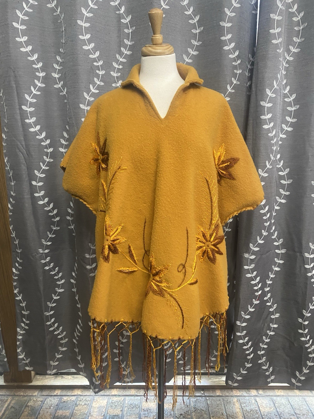 Vintage 60s Fringe Embroidered Wool Poncho Cape Flowers Yellow Women’s OSFM