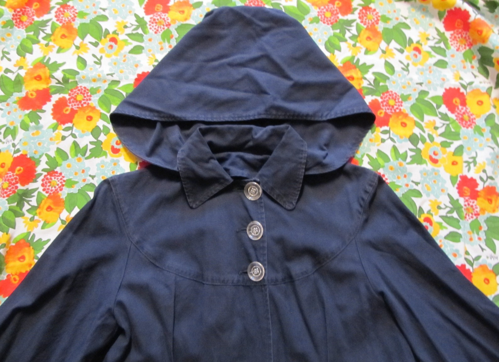 Antique 1910’s Ruf-sail Sherbrooke navy blue raincoat w/clear celluloid buttons