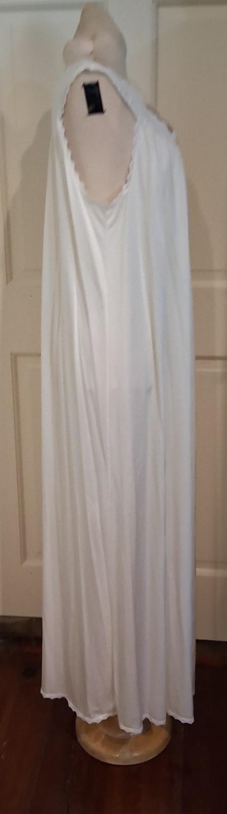 Shadowline Vintage Light Cream ivory Color Nylon Nightgown & Robe Set Size M