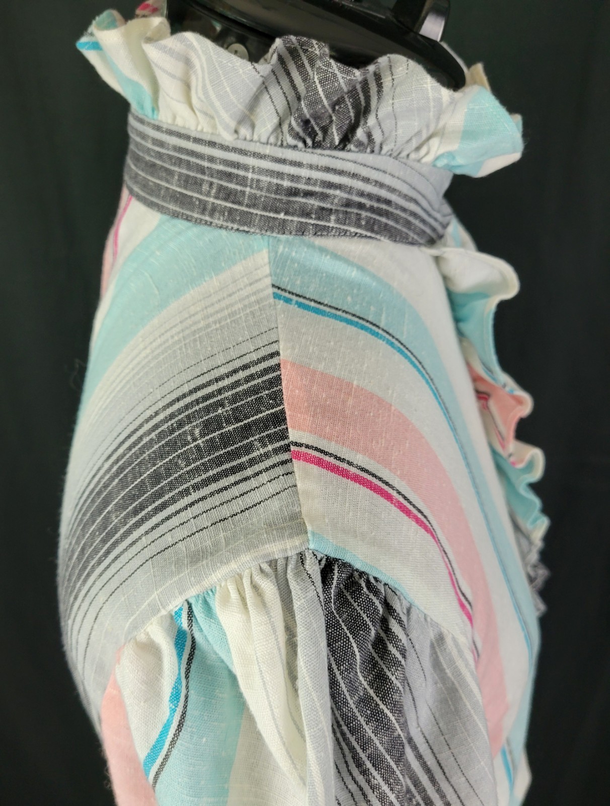 Vtg Lucky Winner White/Blue/Pink/Grey Striped S/S Top w Ruffled Collar Size M?