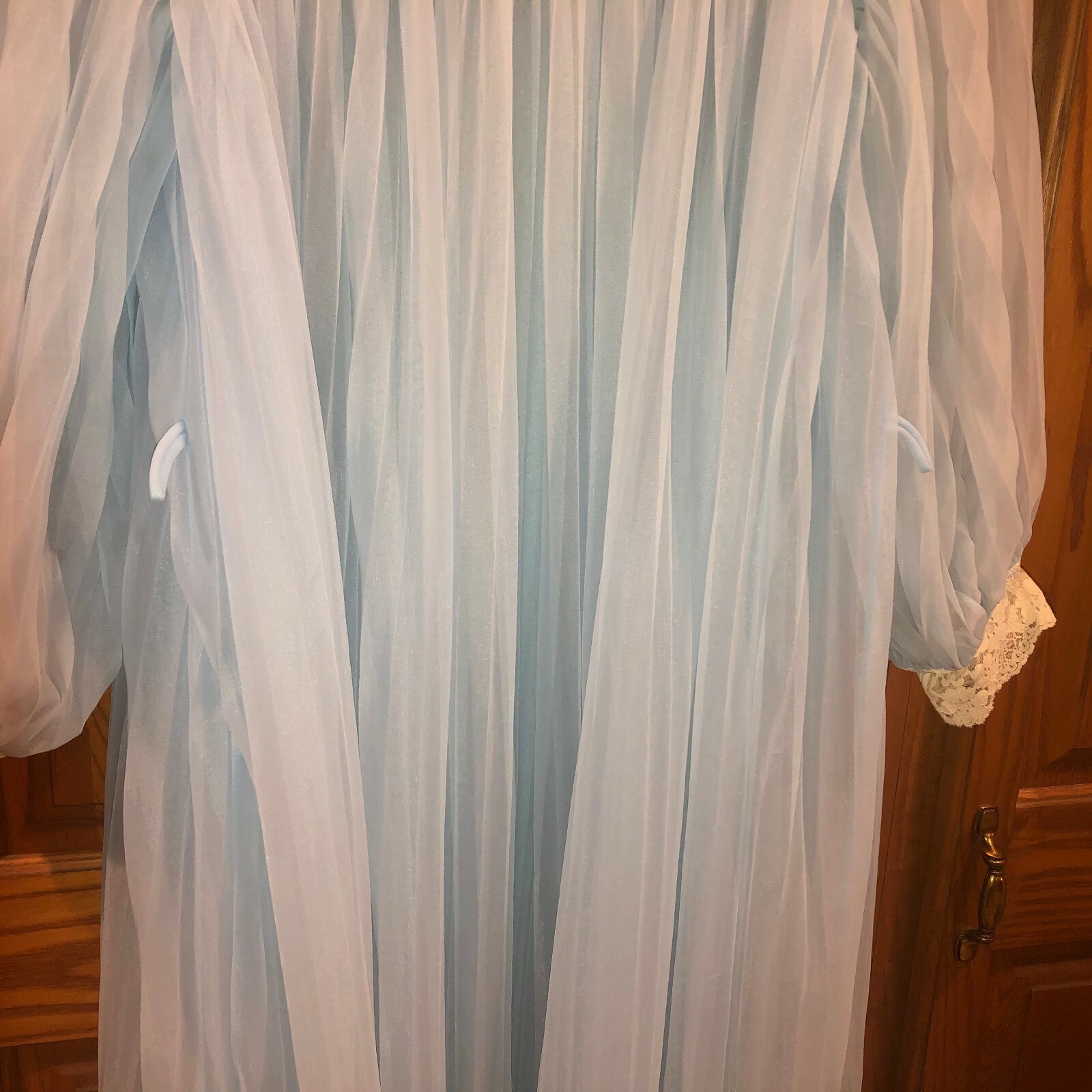 Ladies vtg lt blue accordion pleated nylon 2-piece negligee&cover, Evette, SMALL