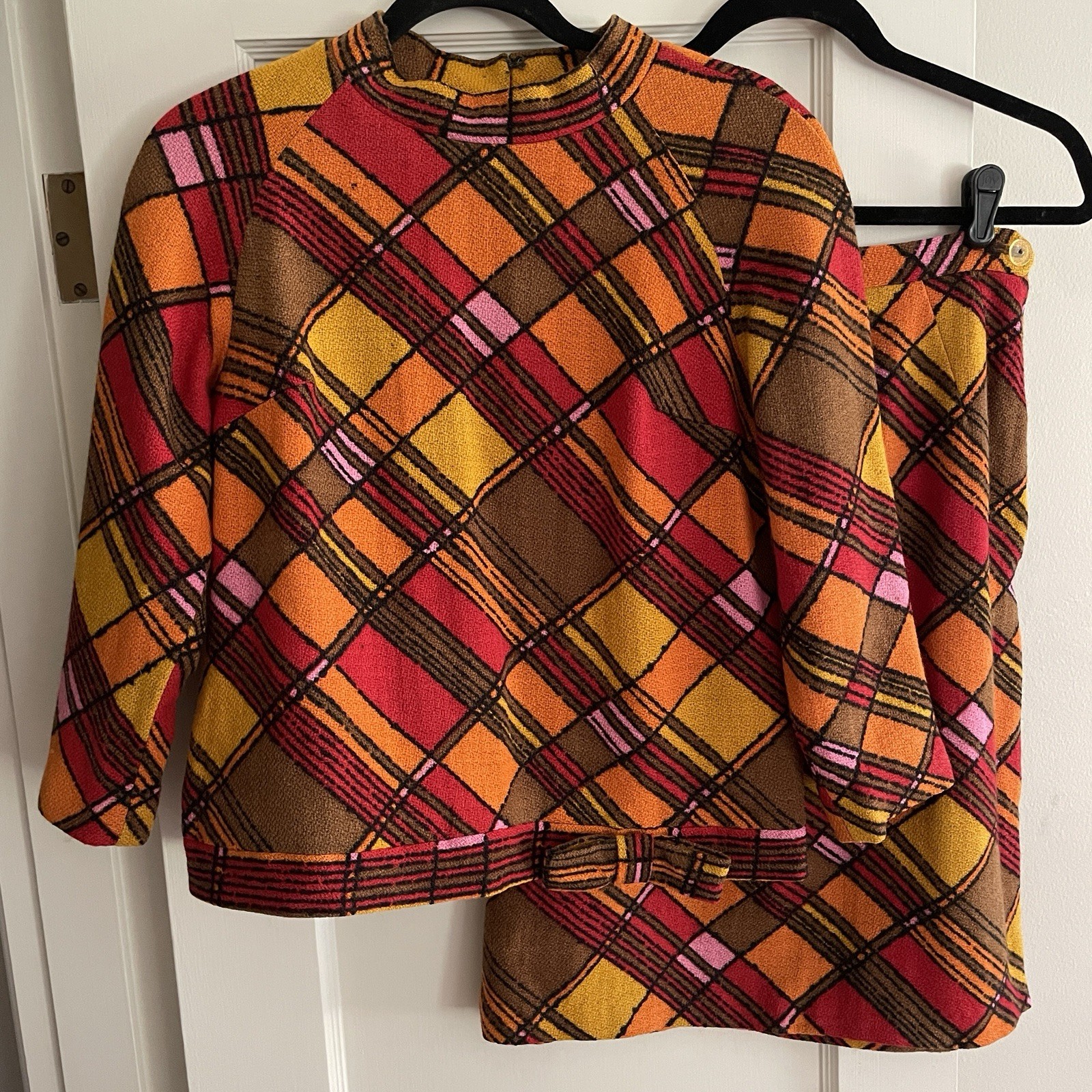 R&K Originals VTG 60s 2 Piece Mock Neck Darted Skirt Set Mod Print Bow Detail