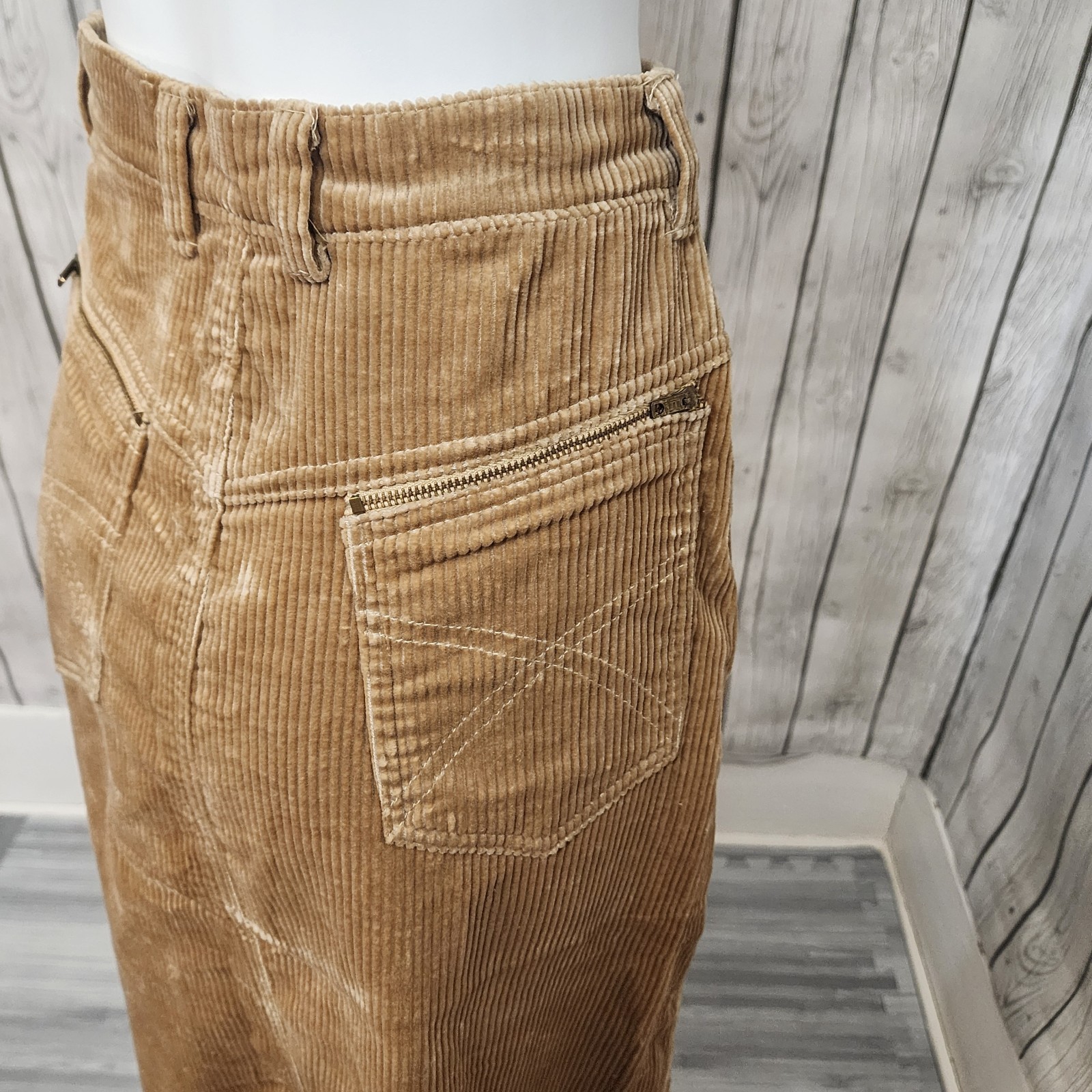 Vintage Tan Corduroy Midi Skirt 26.5” Waist YKK Zip Pockets 30” Length