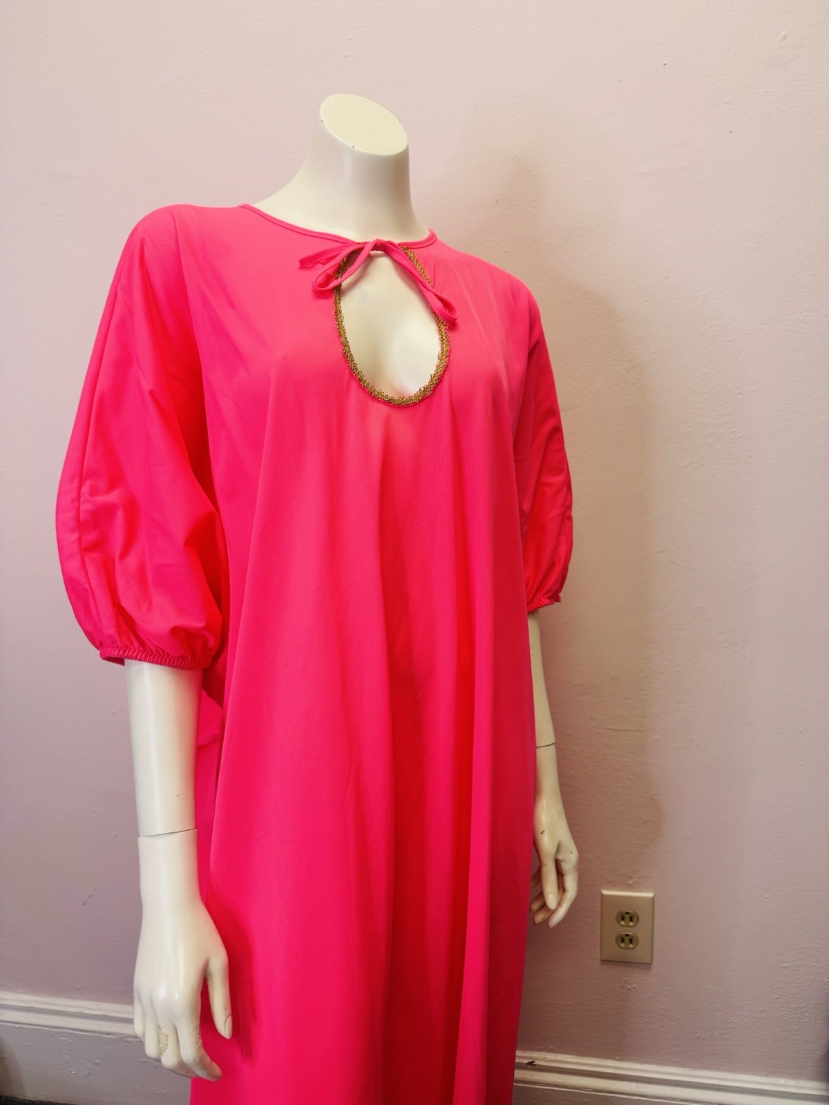 Vintage 60’s 70’s Hostess Caftan Nightgown Nylon Day-glo Pink Maxi Dress Onesize