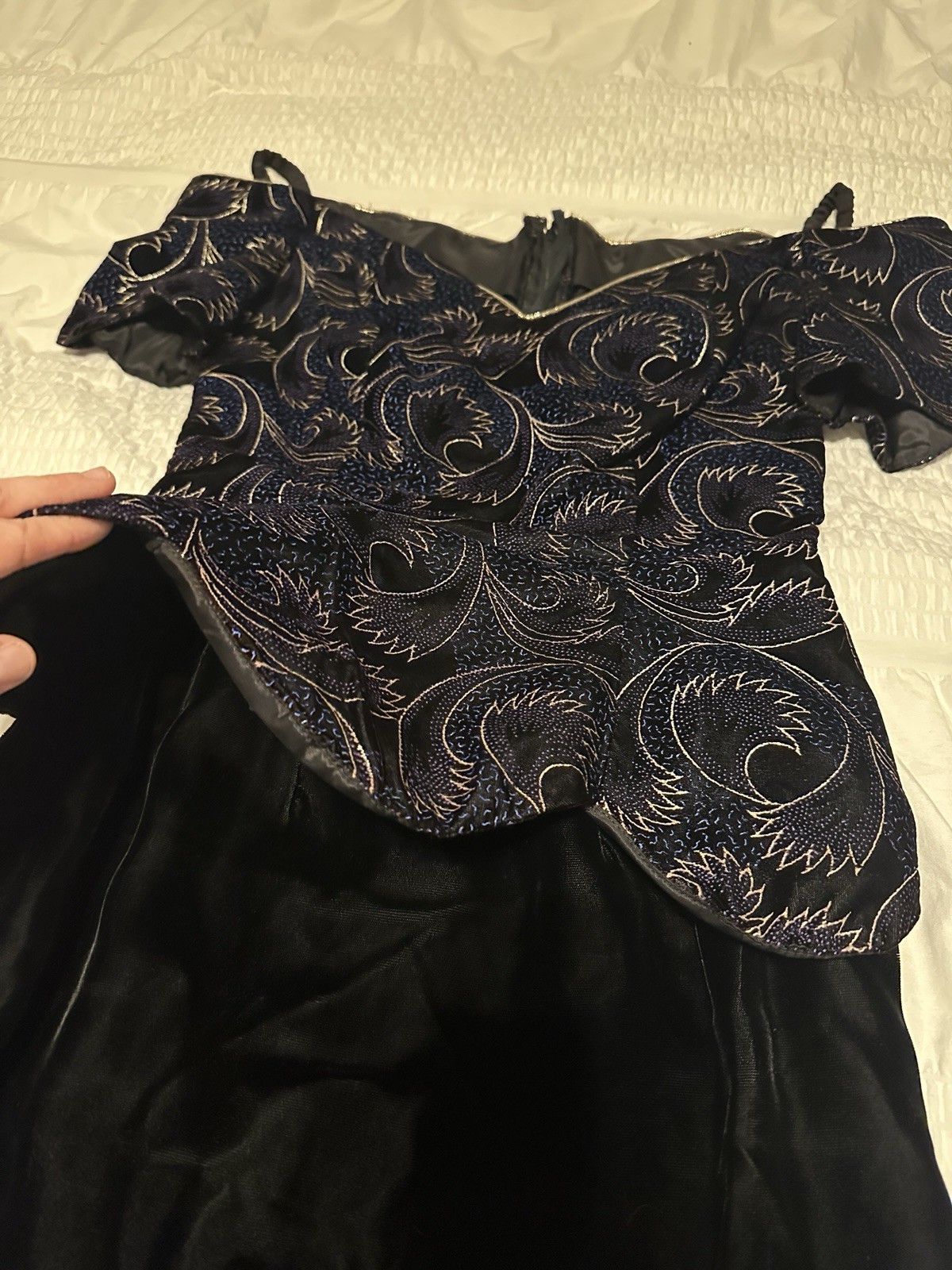 VINTAGE 80’s Velvet Peplum Scalloped Hem Pencil Dress Size 3/4 EUC