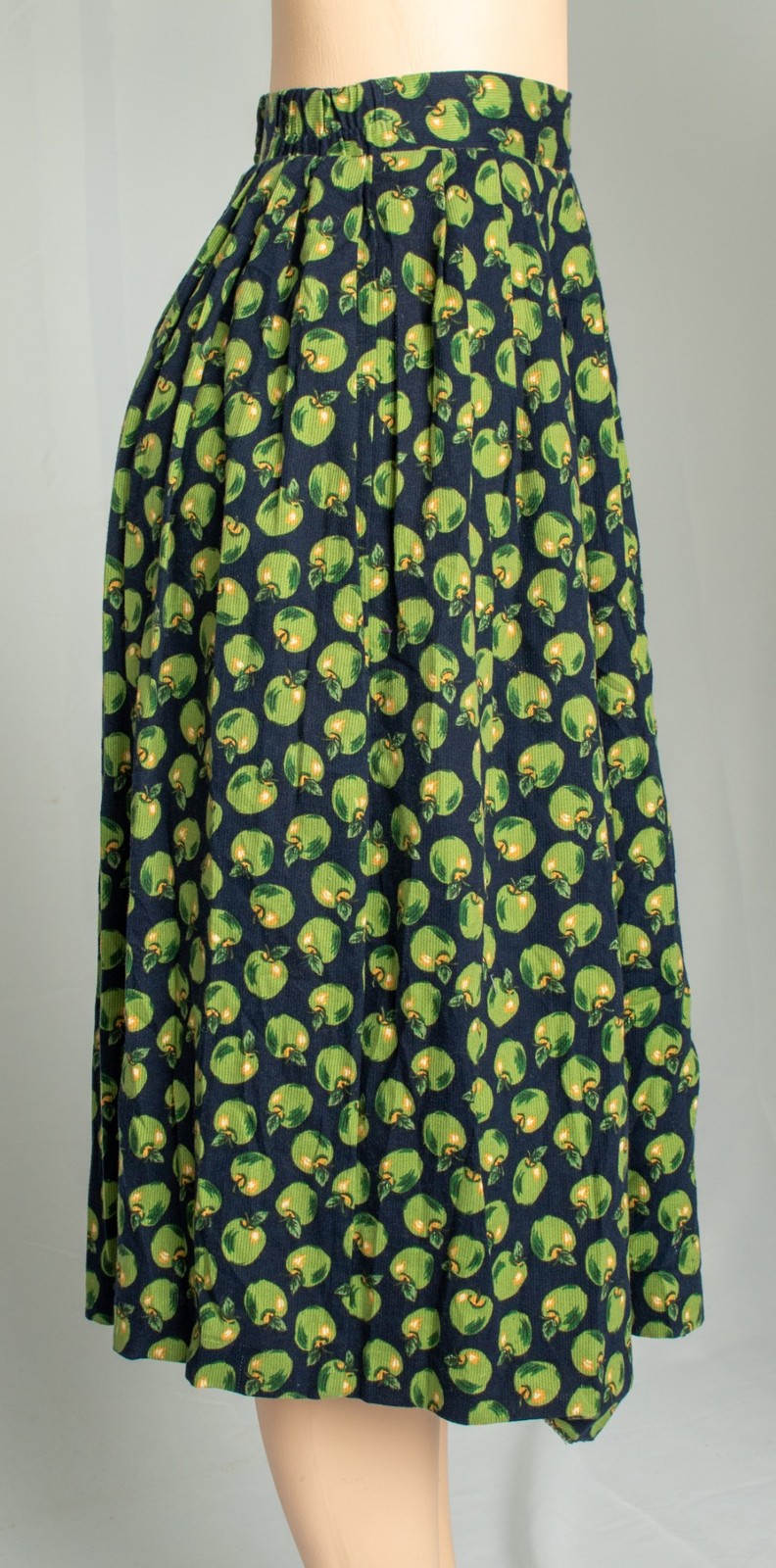 1980s Vintage Midi Skirt Fine Wale Corduroy Green Apple Print Girls 16 Womens XS