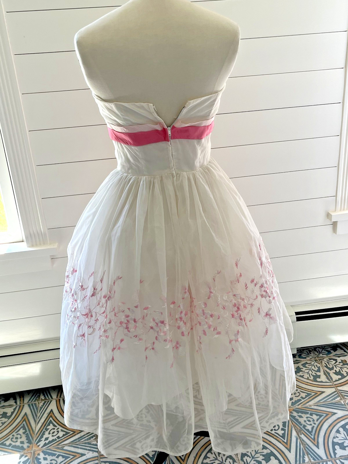 Vintage 1950s / 60s White Tulle Party Dress | Fairycore Prom Gown | Tea Party XS