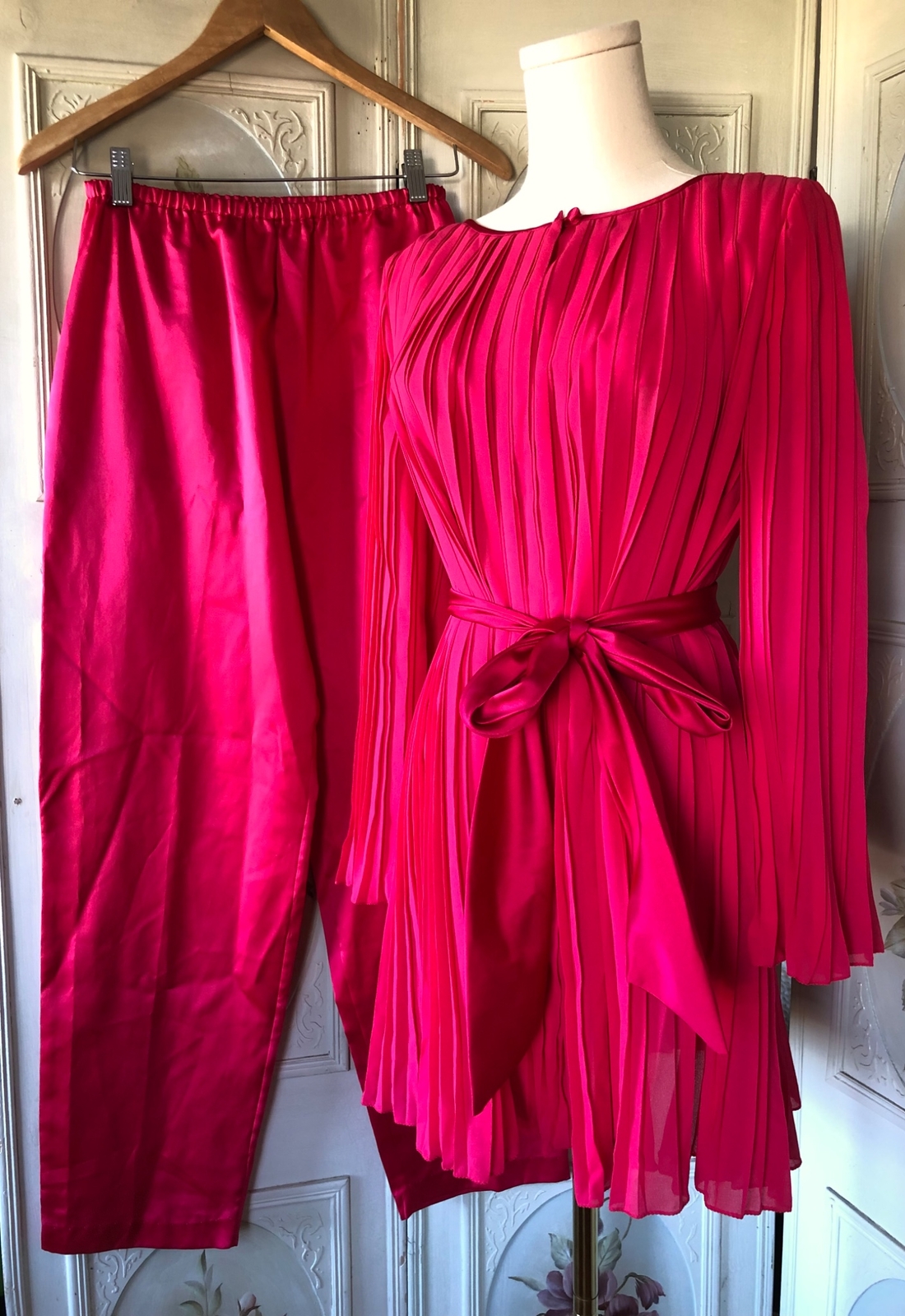 VTG 70s GEORGETTE TRABOLSI USA FUCHSIA PINK LOUNGE SET ACCORDION TOP PANTS EUC
