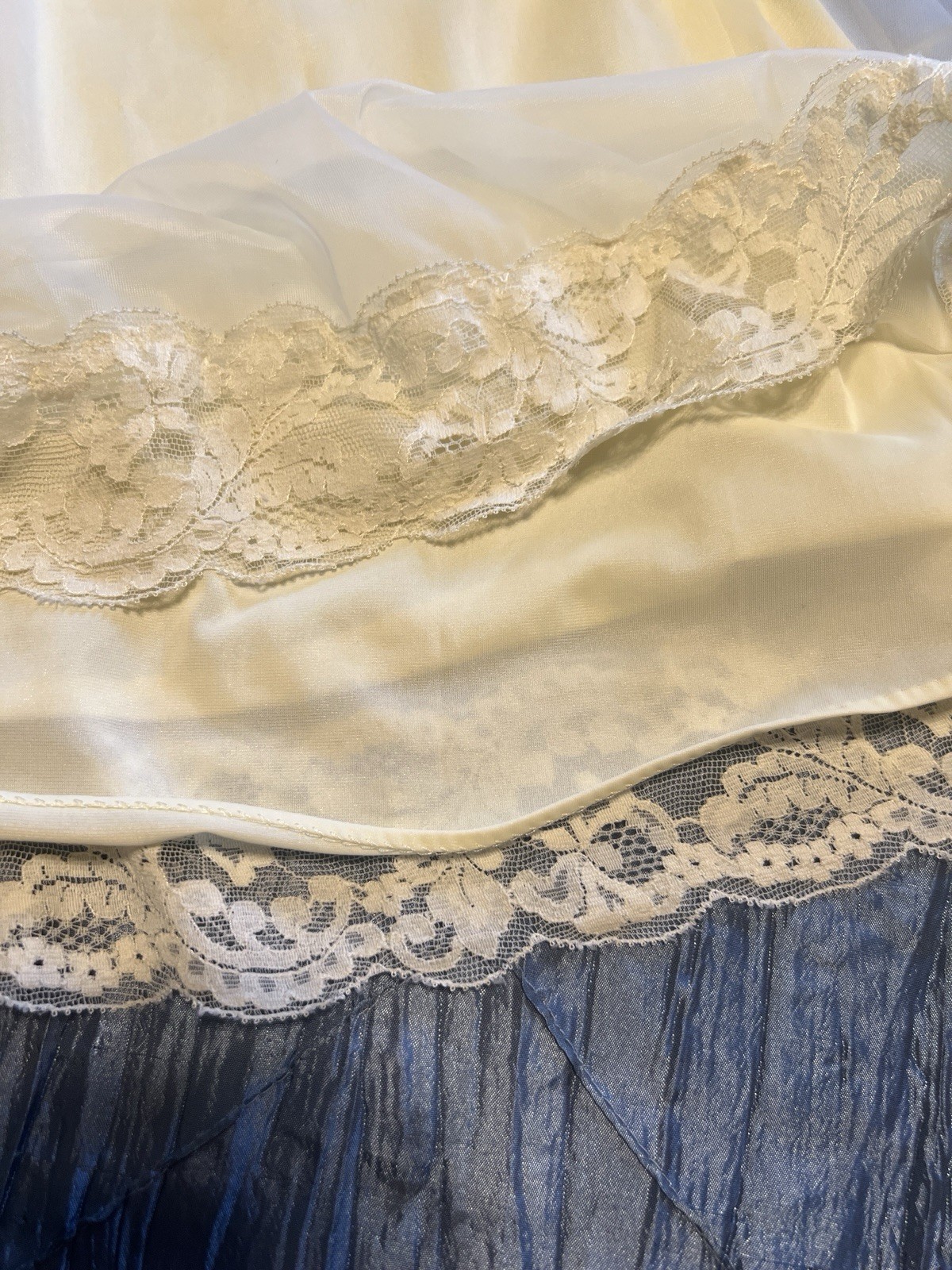 Vintage 80’s Shadow Line Yellow nightgown robe peignoir set lace nylon chiffon S