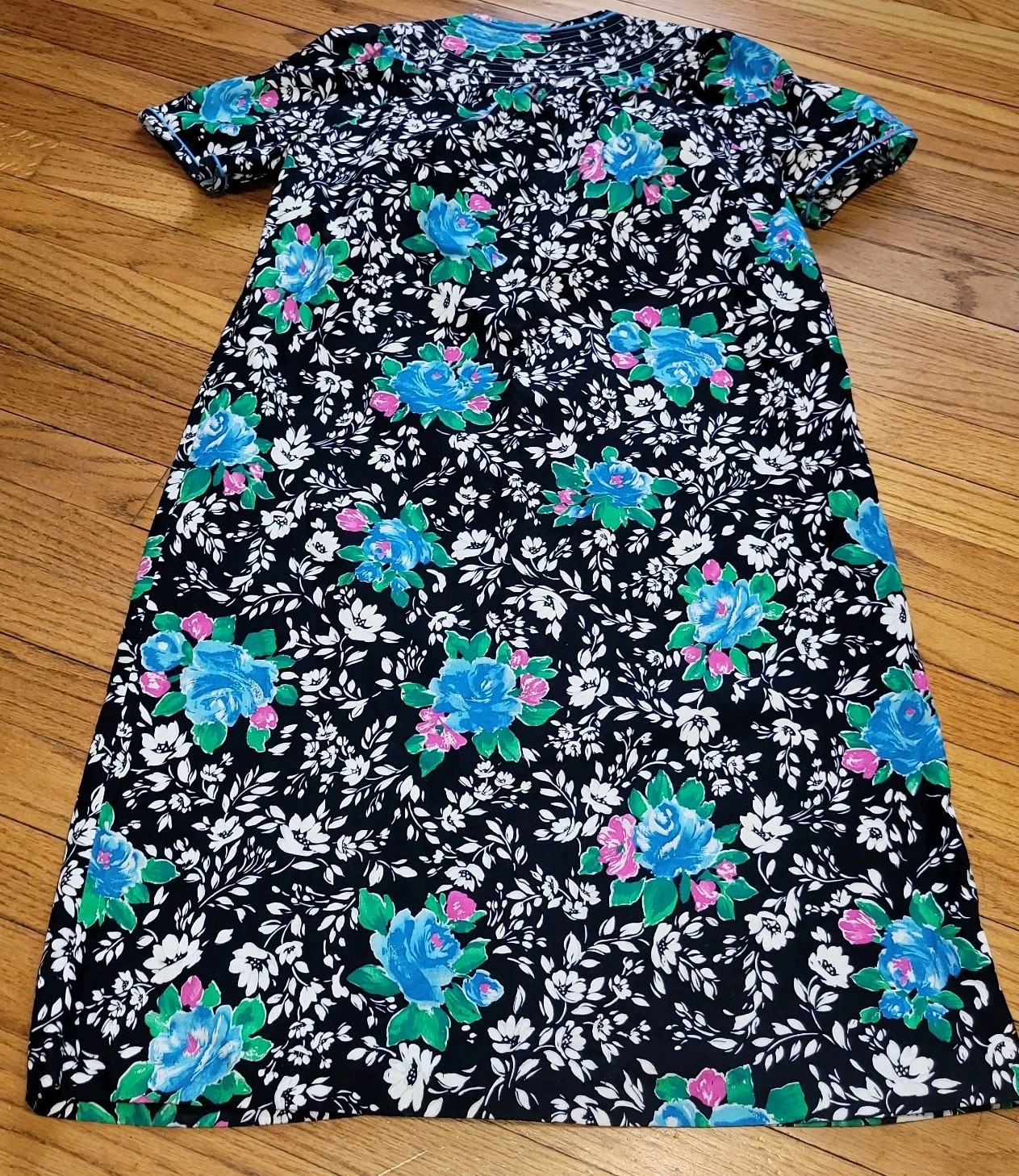 Smart Time Vintage Housecoat Dress Robe Bold Floral Made In USA Button Small