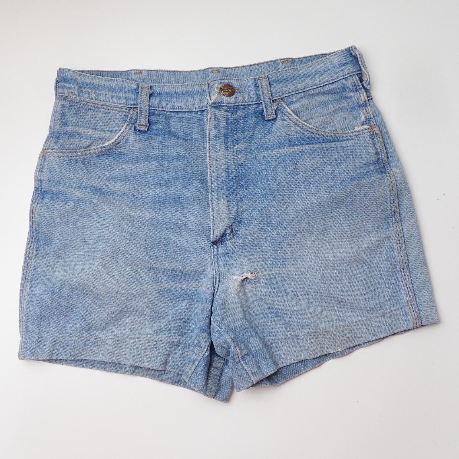 Vintage 70s Wrangler No Fault Denim Jean Shorts Made in USA Size 30 4″ Inseam