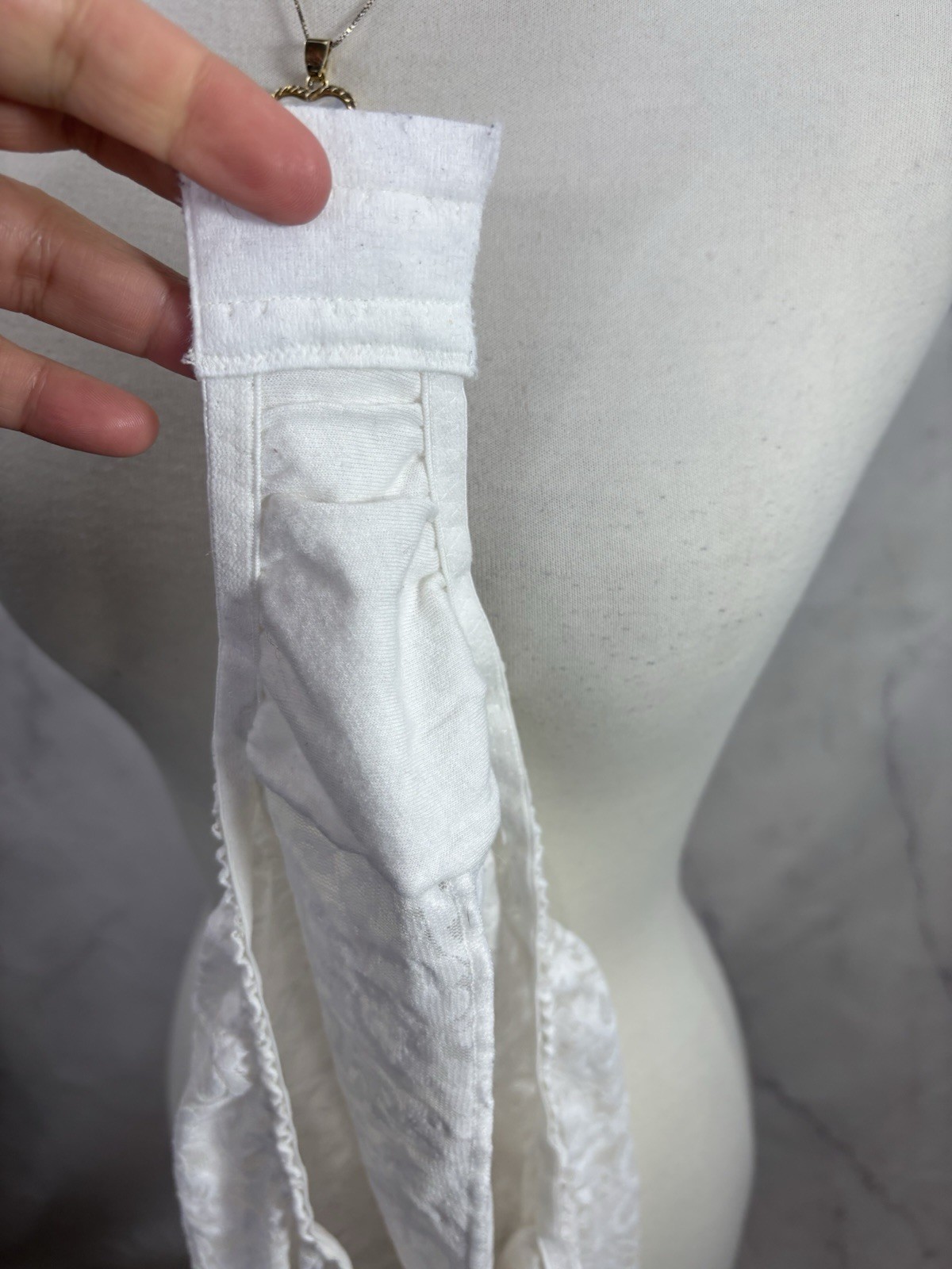 Vtg Bali White Lace Teddy Bodysuit 34B Floral Bridal Coquette Underwire shape