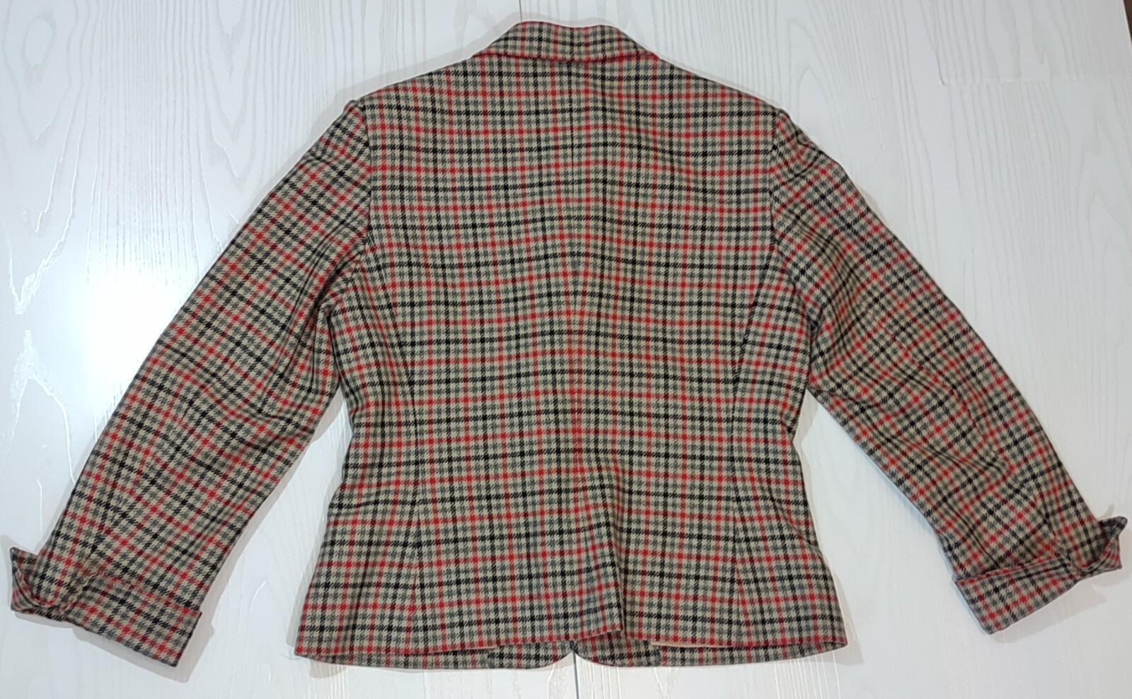 Vtg Jeager Blazer Size 10, 100% Wool, Exterior Colors Cream, Gray, Red, & Black