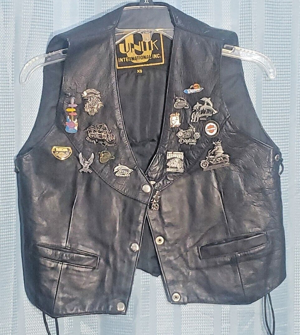 VTG UNIK Leather Biker Vest w/Harley Back Patch & 15 Harley/Biker Pins Ladies XS