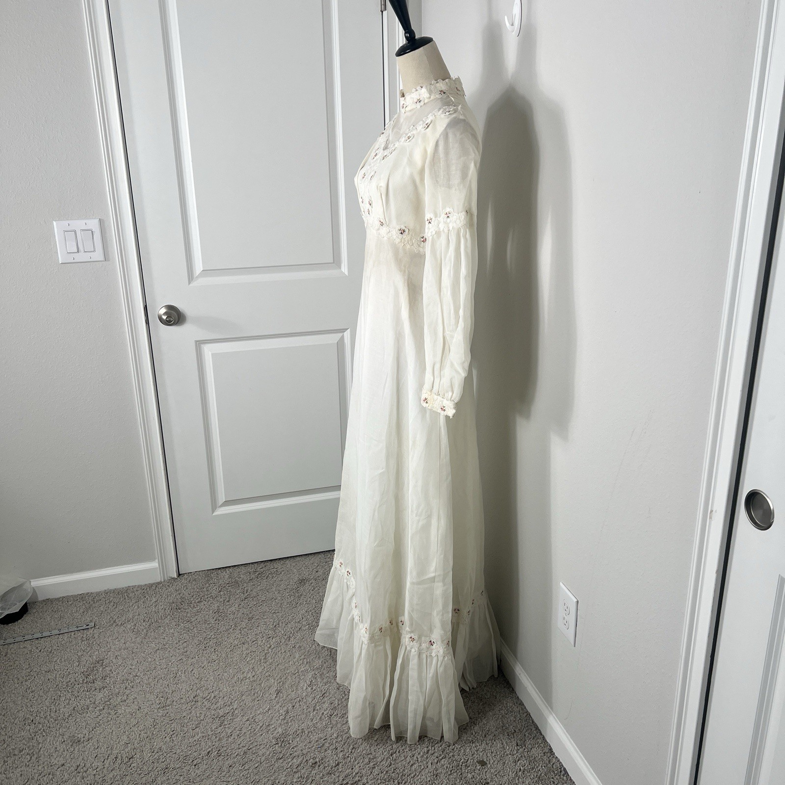 Vintage 1970’s Wedding Dress White Pink Rose Details Prairie Cottage Modest