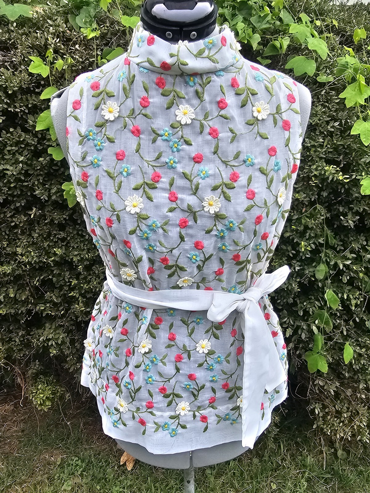 Vintage Embroidered Floral Top 1950s 1970s Belt Tank Sheer Summer