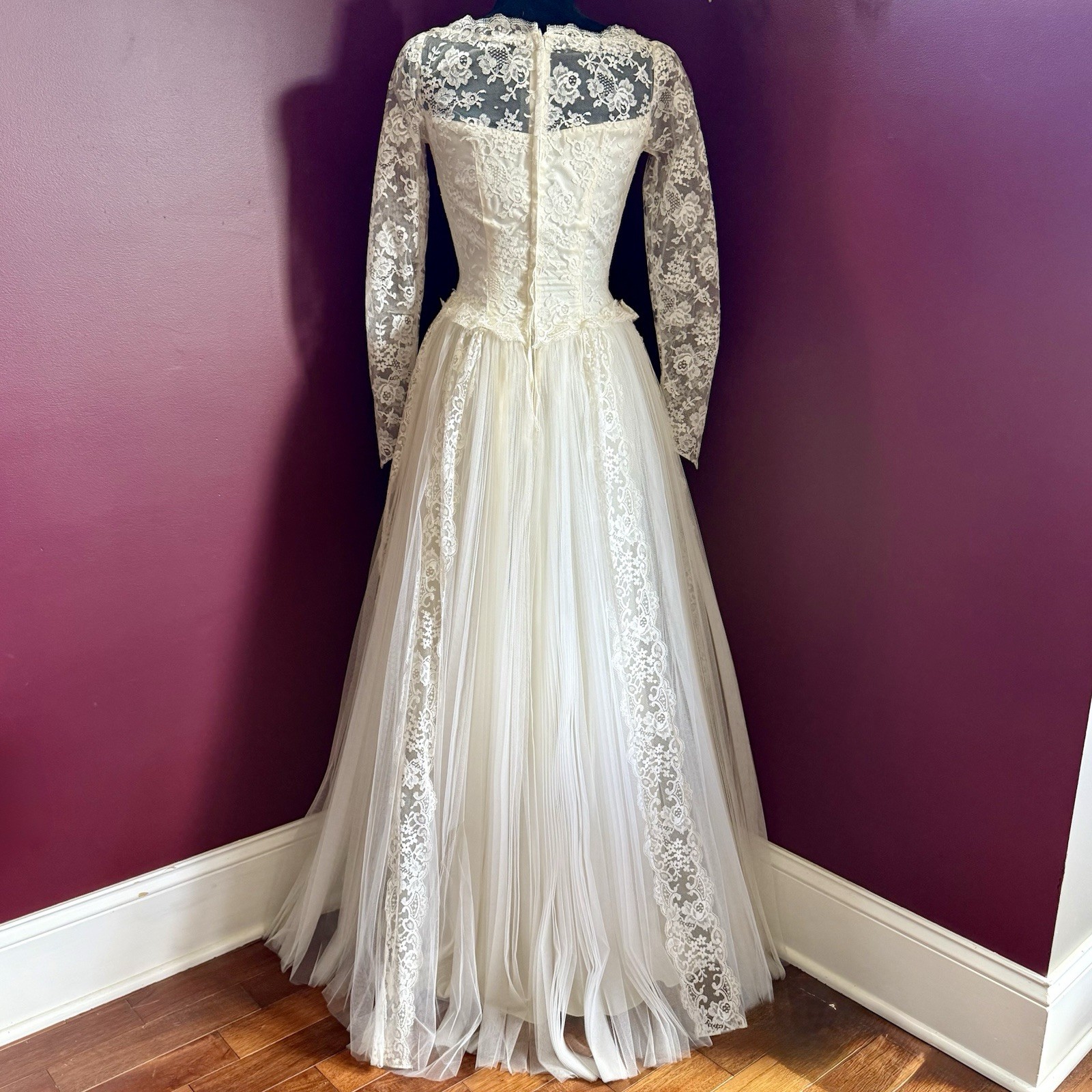 VTG 50s MCM Ivory Cupcake Accordion Tulle Lace Satin Wedding Dress & Headpiece