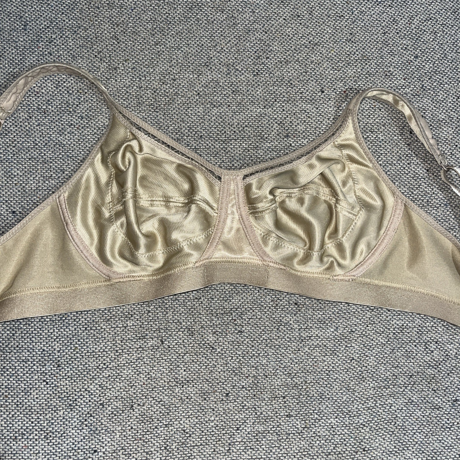 Shock Absorber 36B Champagne Support No Wire Free Sports Bra New