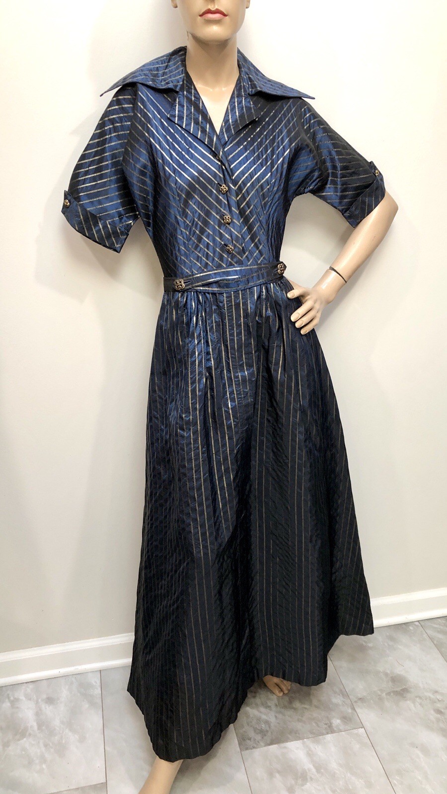 VTG 1940s RAYON SHARKSKIN *GOLD METALLIC STRIPED Shimmery ZIPPER FRONT DRESS XXS