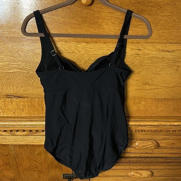 Merona Retro Glam Classic Black Twist Front Ruched One Piece Swimsuit Padded