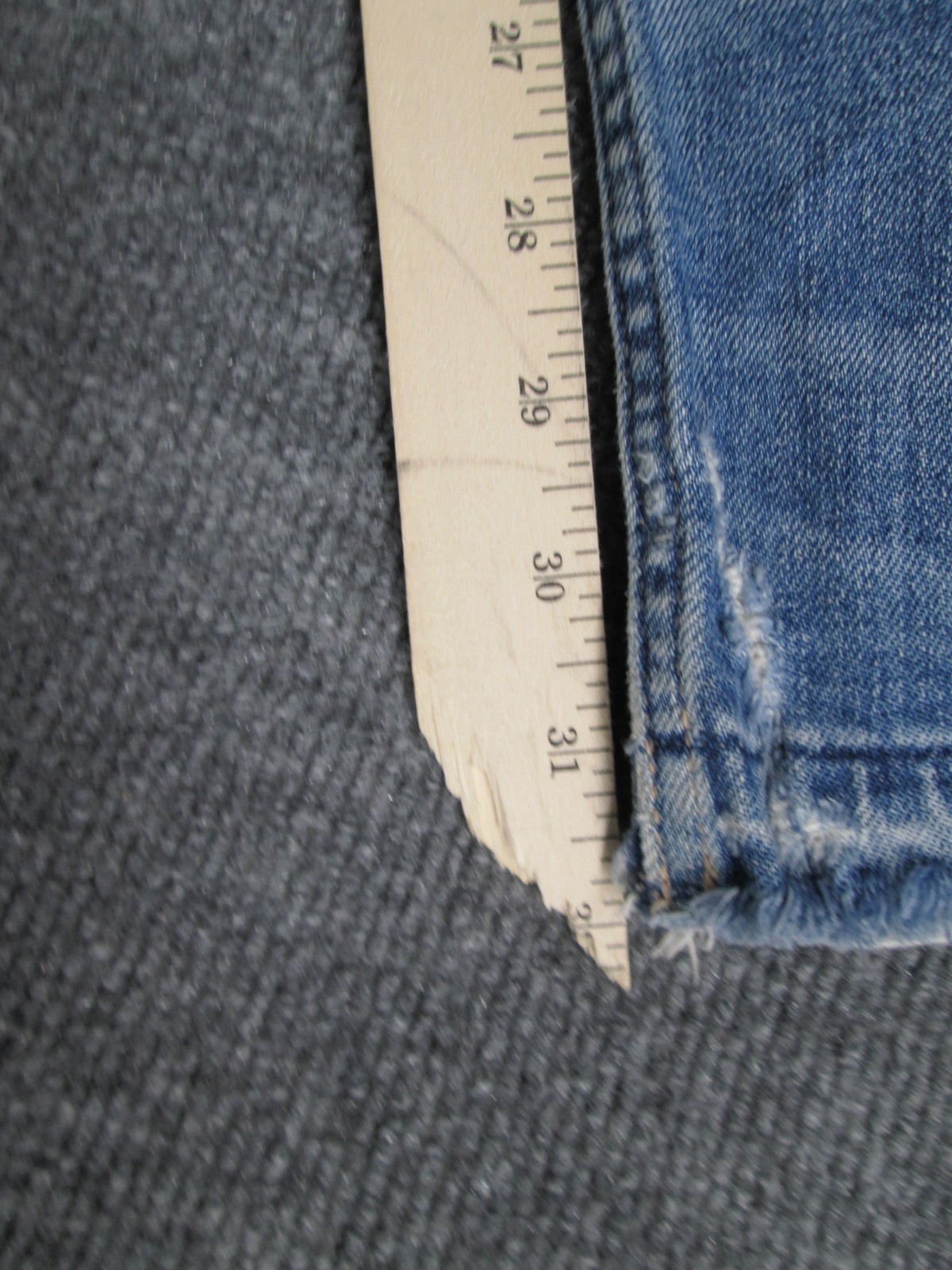 Gap Vintage 1969 Women’s Distressed Light Wash Flare Leg Jeans Size 12/31 Frayed