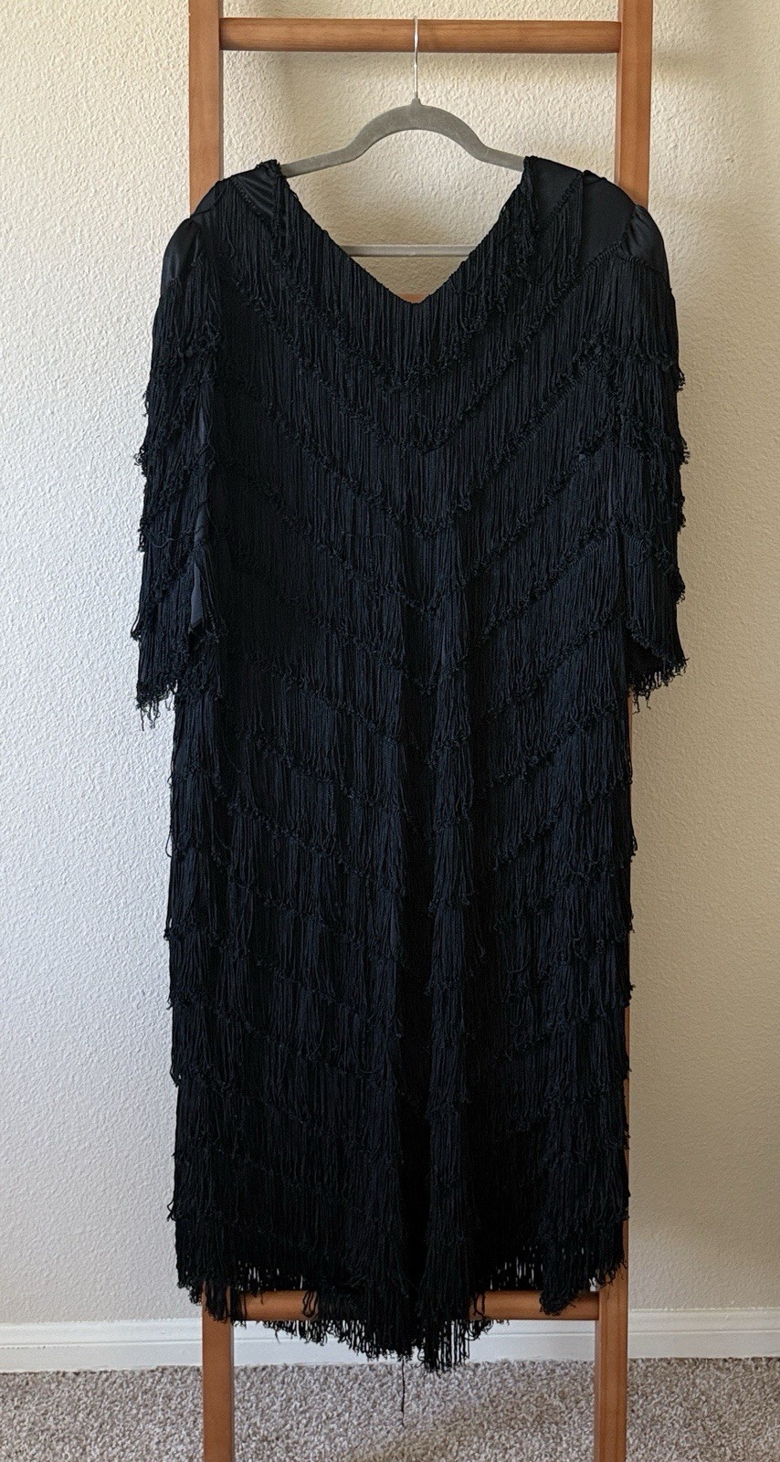 Vintage nightwork, V-neck tiered Elegant Black Fringe mod flapper Dress large