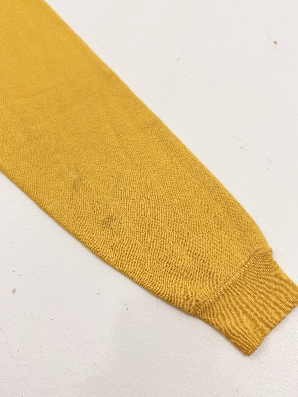 VTG 70s CHIC Raglan Sweatshirt Fits M USA Made Creslan Cotton Blend Soft Thin