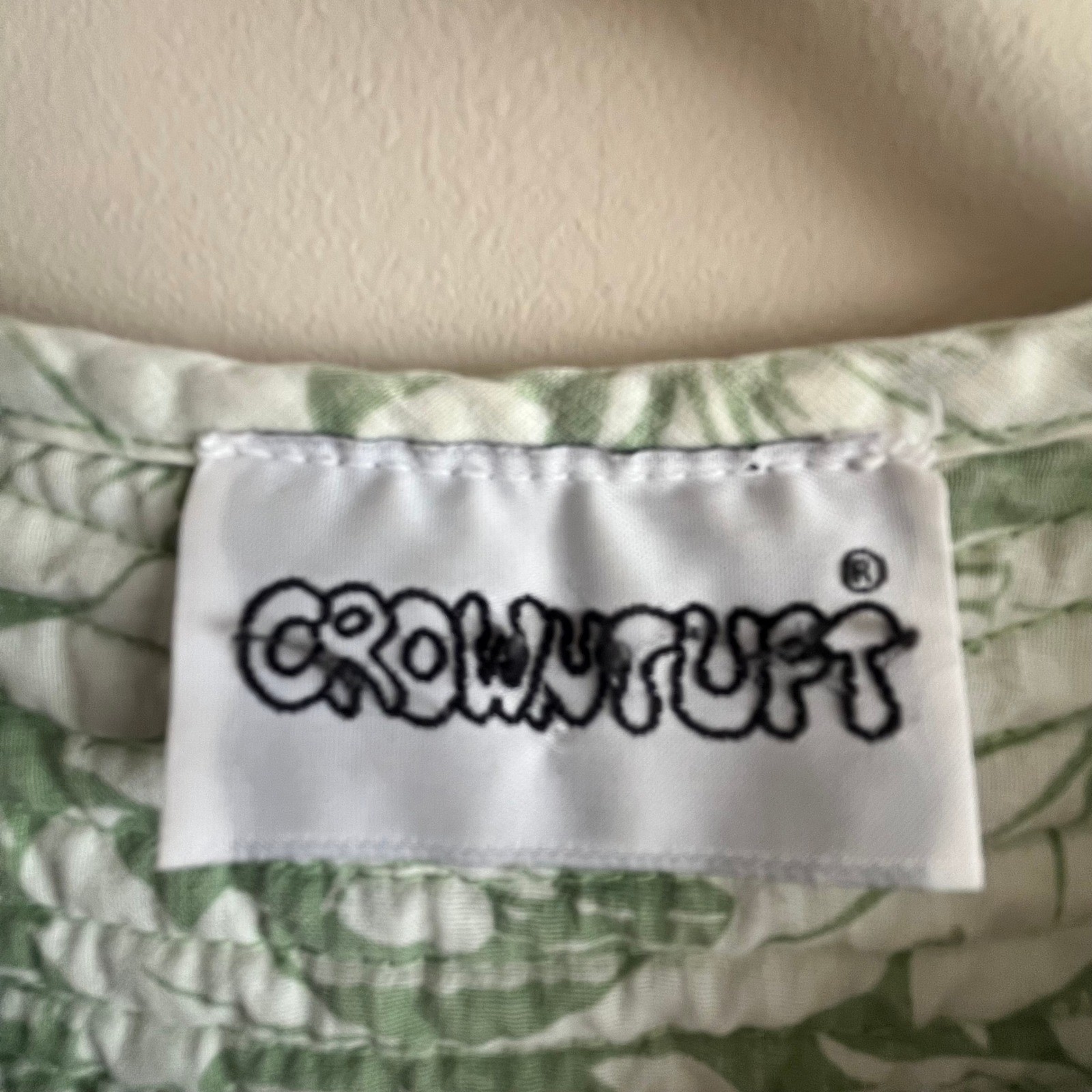 Vintage Crowntuft House Dress Green Floral Quilted Smocked Duster Robe Pockets